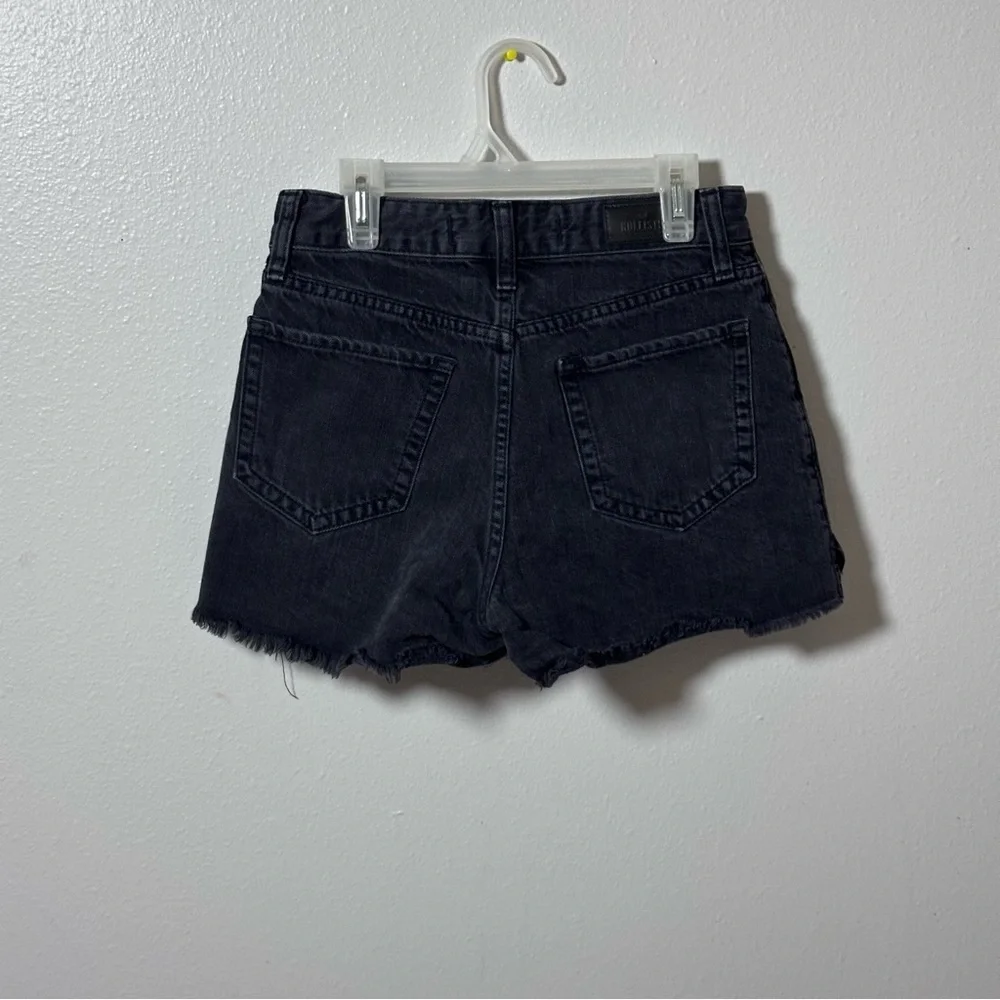 Hollister Women Black Denim Distressed Ultra High rise Vintage Shorts 3’ size‎ 0